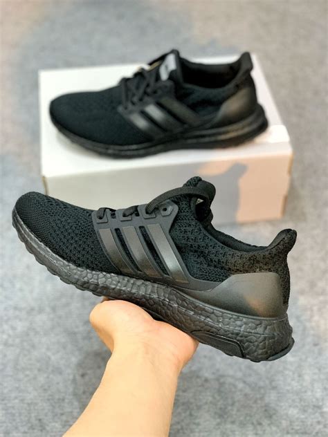 ultraboost 5.0 dna triple black.